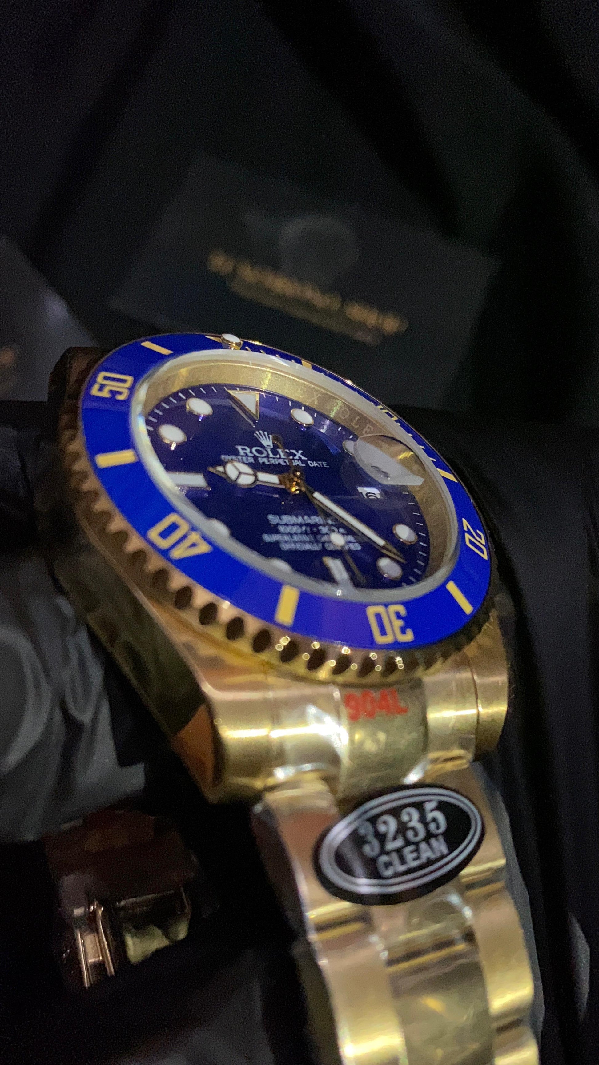 ROLEX SUMBMARINER DATE YELLOW GOLD & BLUE DIAL