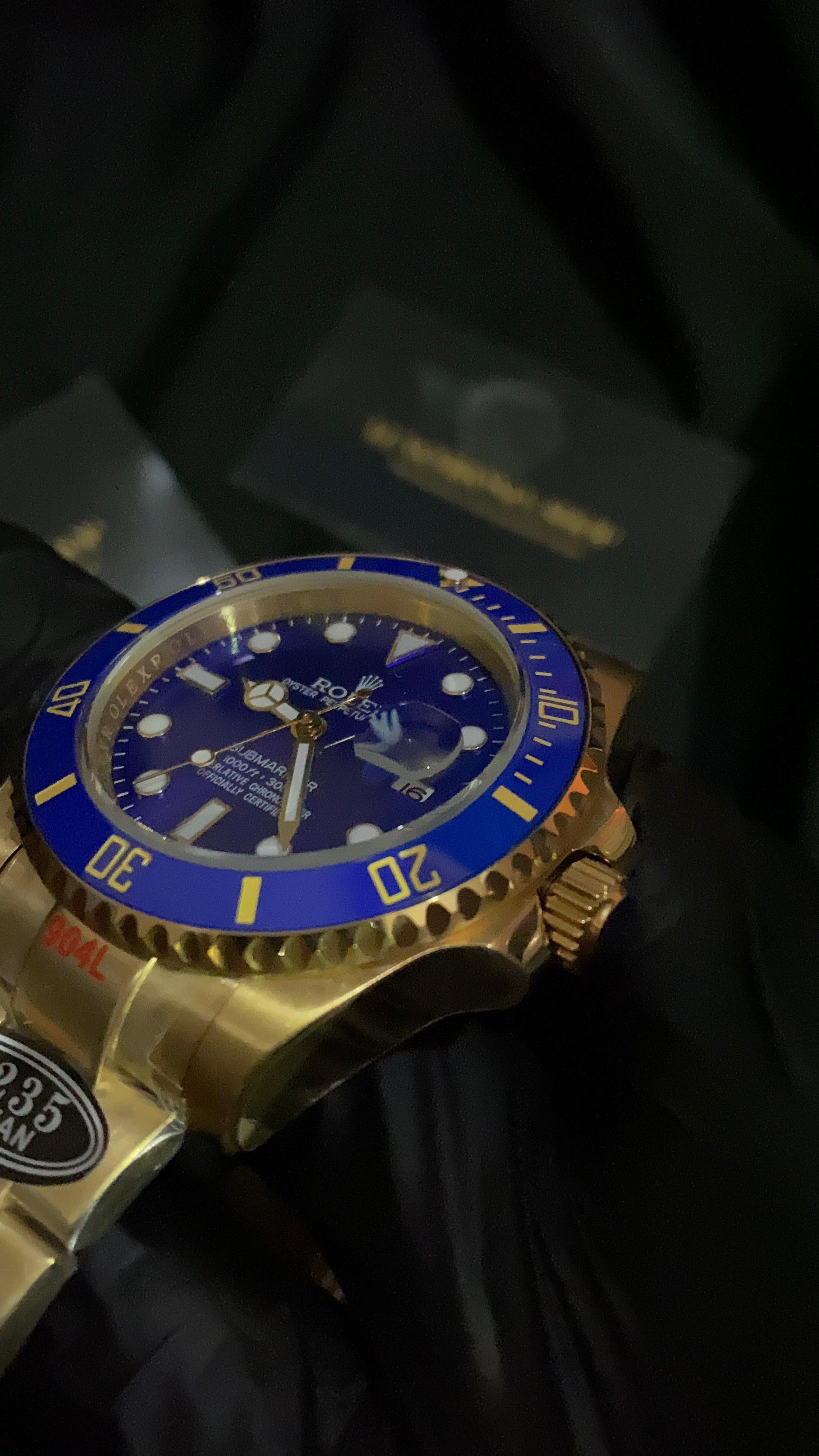 ROLEX SUMBMARINER DATE YELLOW GOLD & BLUE DIAL