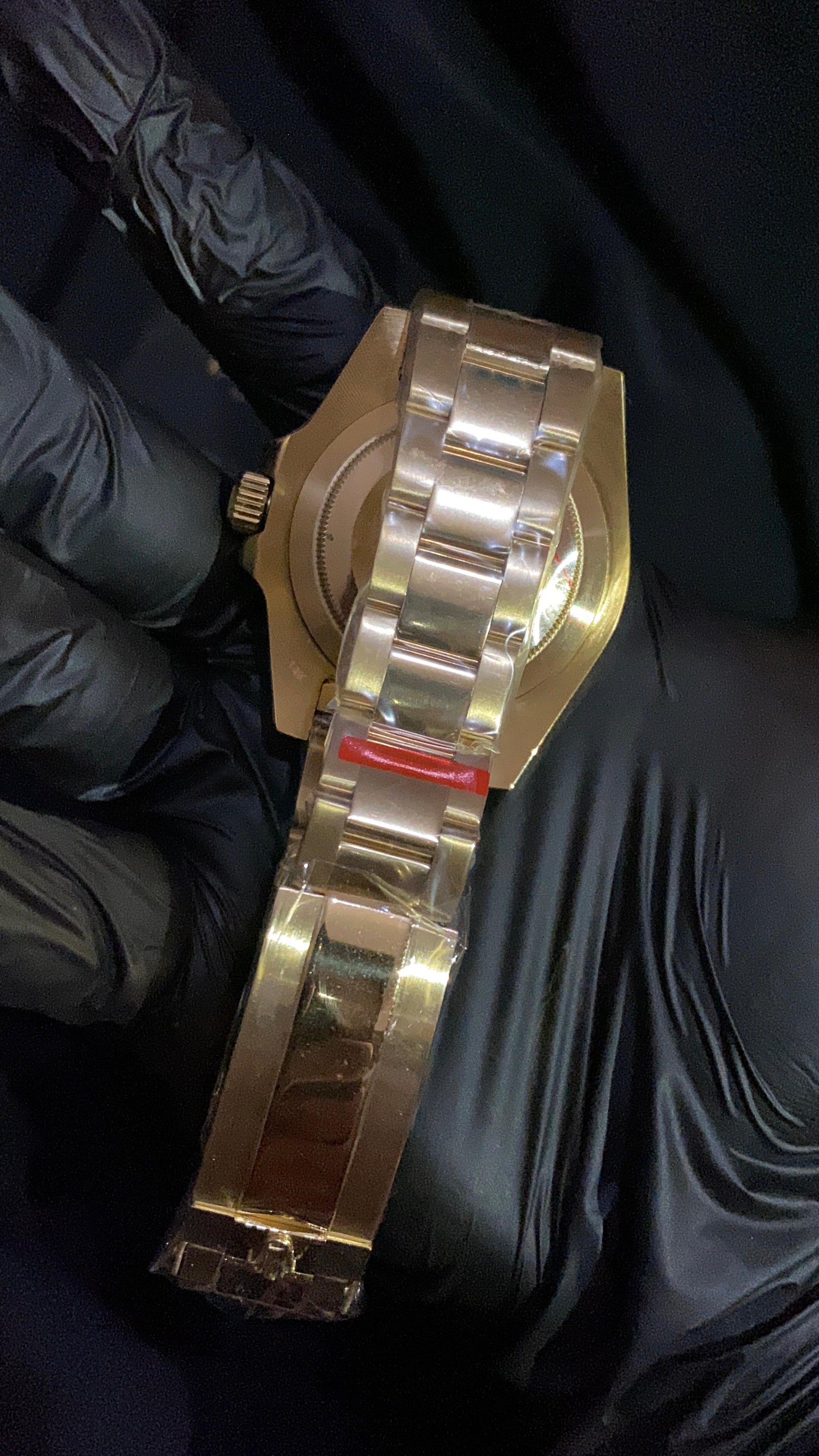 ROLEX SUMBMARINER DATE YELLOW GOLD & BLUE DIAL