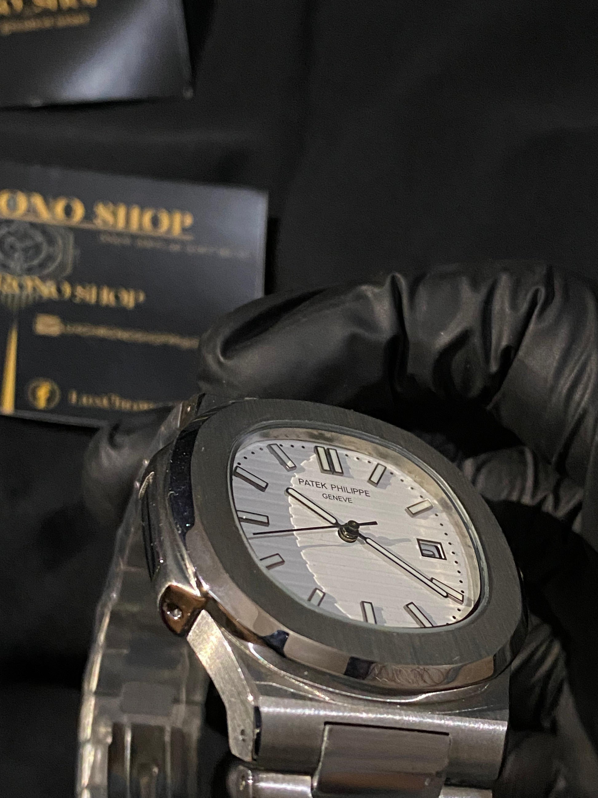 PATEK PHILIPPE NAUTILUS WHITE DIAL